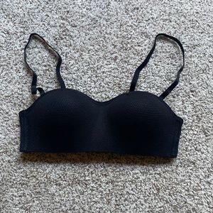 Large Black two way bra (strapless or not)